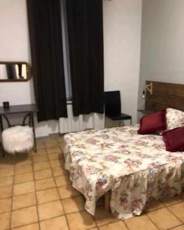 Hoche Apartment Coursan Bagian luar foto